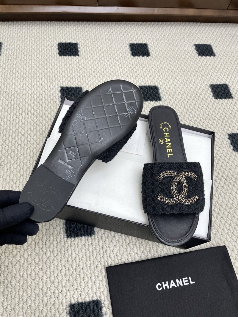 Ch**el slippers